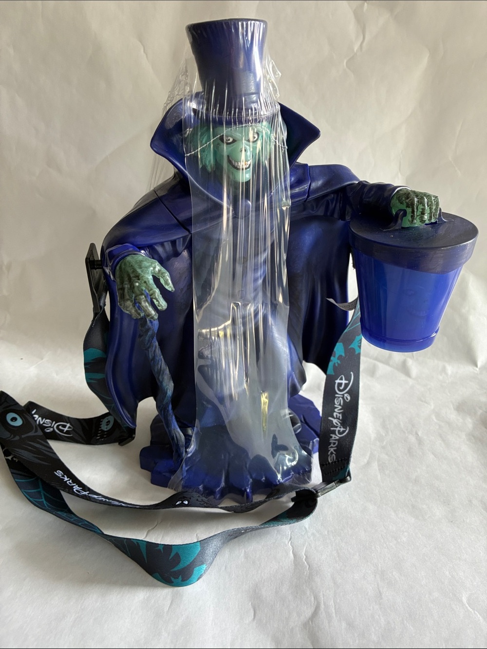 Disney Treasure Haunted Mansion Hatbox Ghost Light Up Sipper Inaugural 2024